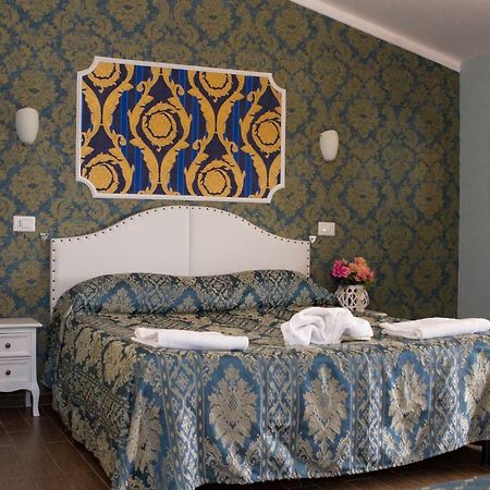 Magnolia Hotel Valmontone Eksteriør billede